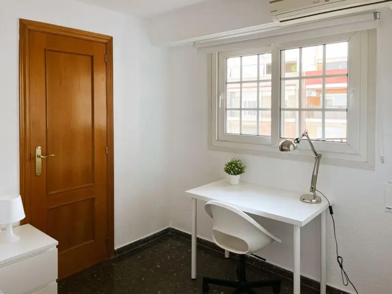 Habitacion Individual Piso Compartido 18-40 Anos
