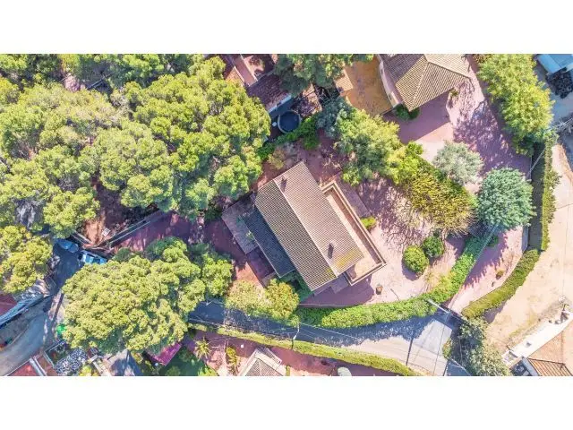 Chalet En Venta En Elda, Alicante