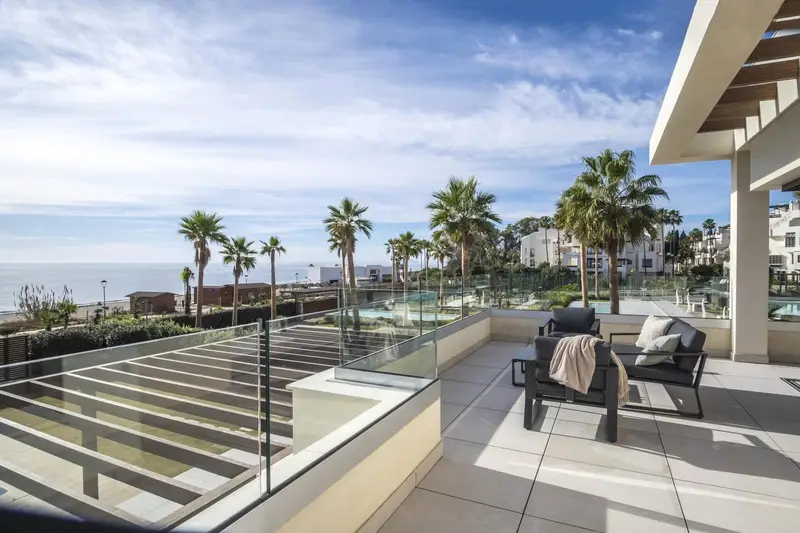 Villa de Lujo en Primera Línea de Playa Nueva Milla de Oro