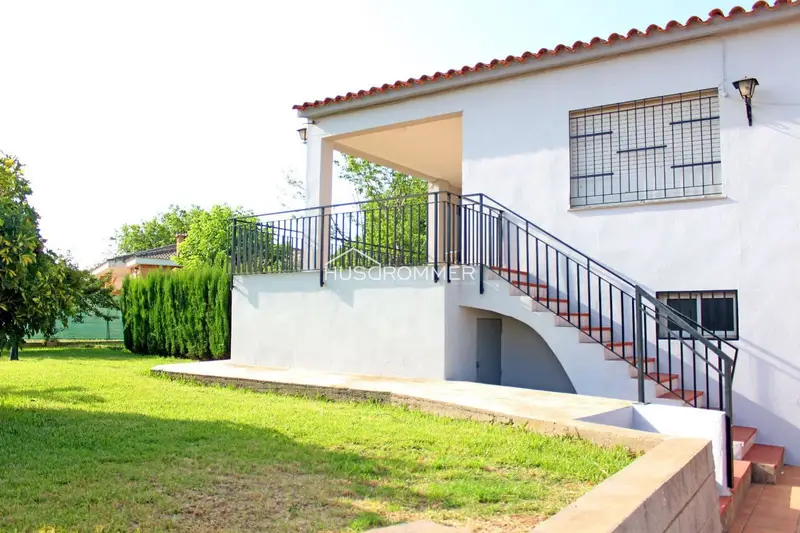 Chalet en Vila real con piscina y jardin 3 habitaciones