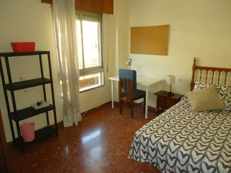 Habitacion amueblada estudiantes Cordoba cerca universidades