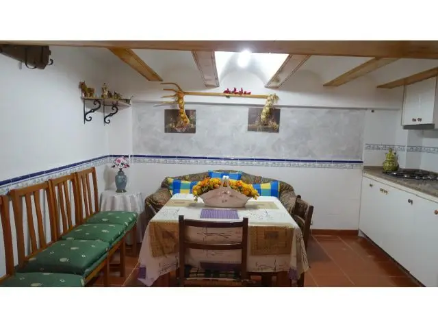 Casa Reformada con Vistas en Ademuz