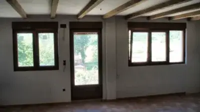 Casa Pareada en Venta en Verdeña: Vacaciones de Invierno y Verano