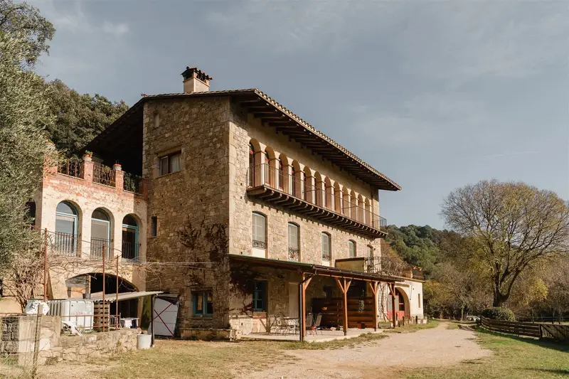Masia Rustica Autosuficiente con 5 Viviendas cerca Banyoles