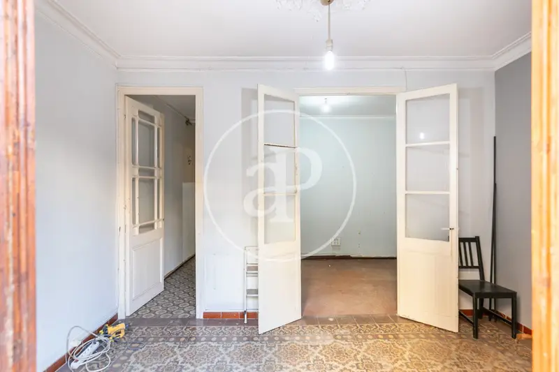 Piso en venta calle Tapioles para reformar