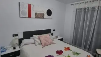 Casa adosada en venta en Cacabelos