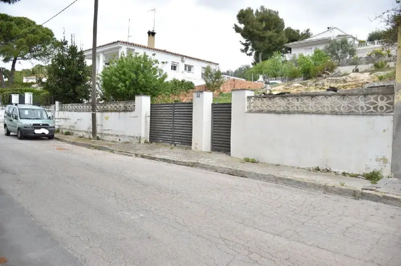 Solar en Venta Baronia de Mar Bellvei 700m2 Cerca Instituto Mediterranea