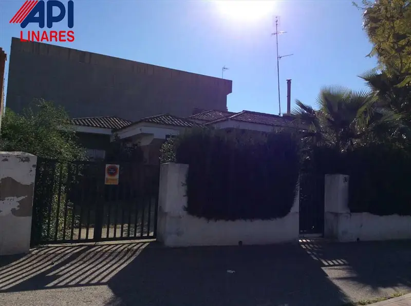 Venta Chalet Las Americas Linares 800m2 Parcela Piscina Garaje
