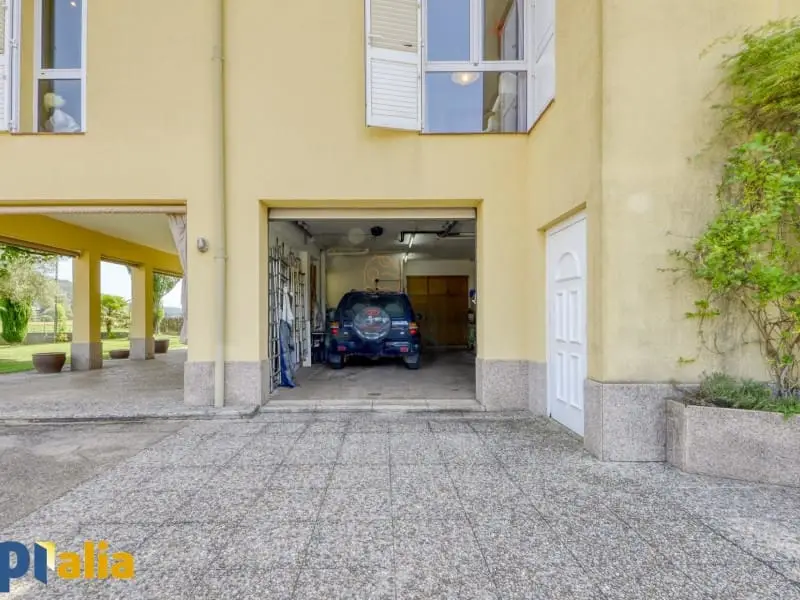 Chalet en venta en La Garrotxa con 5 habitaciones y 5 baños