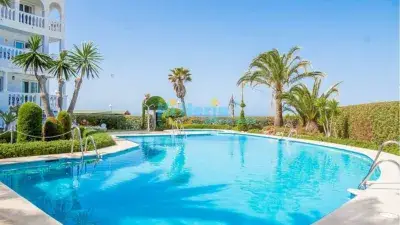 Apartamento en Nerja con Vistas al Mar y Piscina