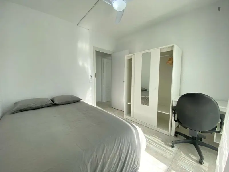 Habitacion Doble con Balcon en Villaverde para Estudiantes