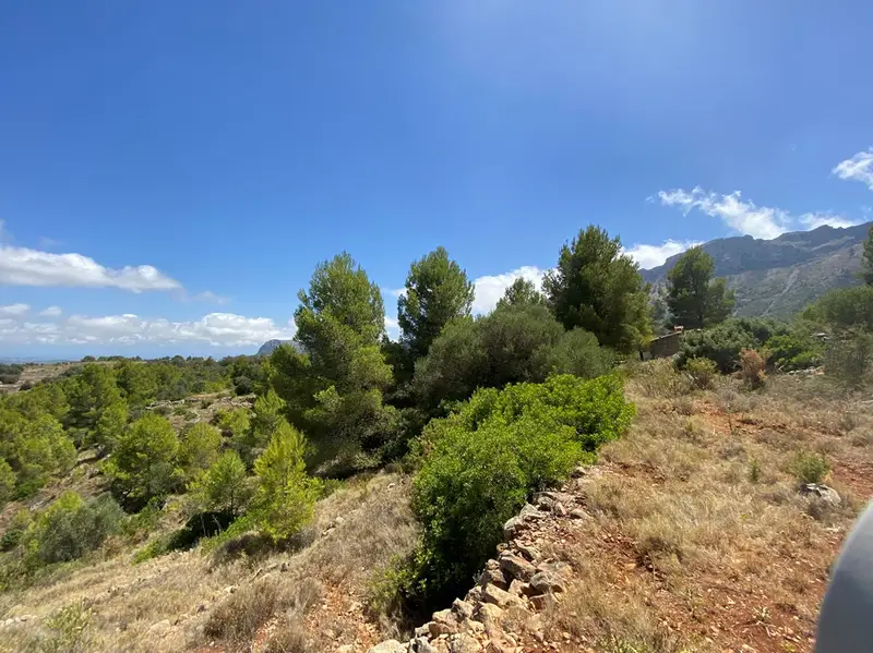 Terreno Rústico en Venta Jalón Cerca de Bernia con Vistas al Mar