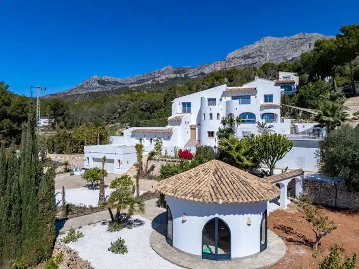 Chalet 5 Dormitorios en Venta Altea
