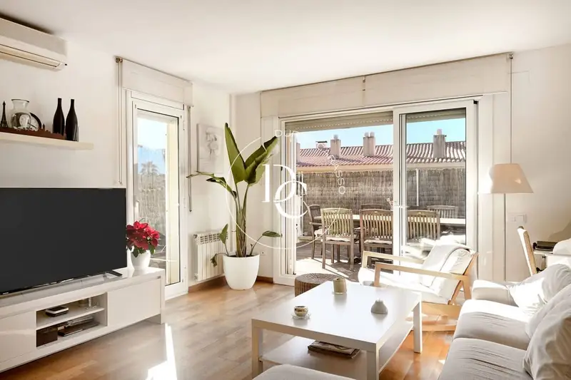 Apartamento en Venta en Sitges Duplex Invertido con Piscina