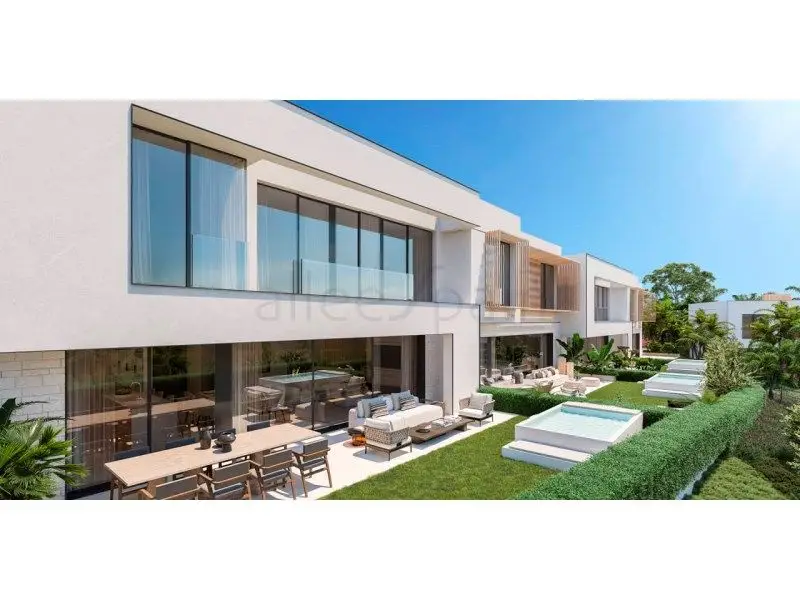Venta Apartamento 2 Dormitorios Los Lagares Primera Linea Golf