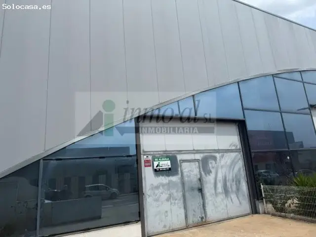 Nave en Alquiler Centro Empresarial La Plana 200m2