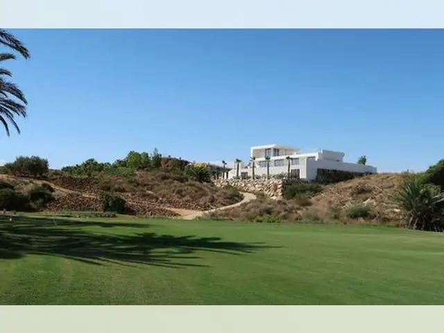 Villa de Lujo 3 Dormitorios Valle del Este Golf