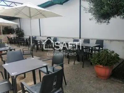 Vivienda con Bar y Garaje - Oportunidad para Inversores