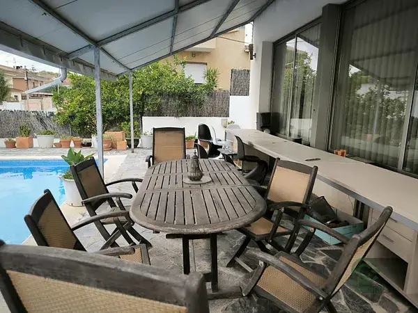 Casa en Calafell con Piscina Privada y 6 Habitaciones