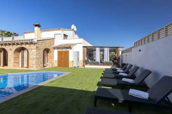 Finca de Lujo con 12 Dormitorios en Venta