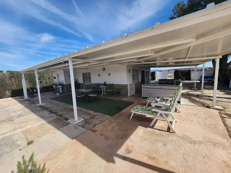 Chalet en Villena con Piscina 2 Dormitorios