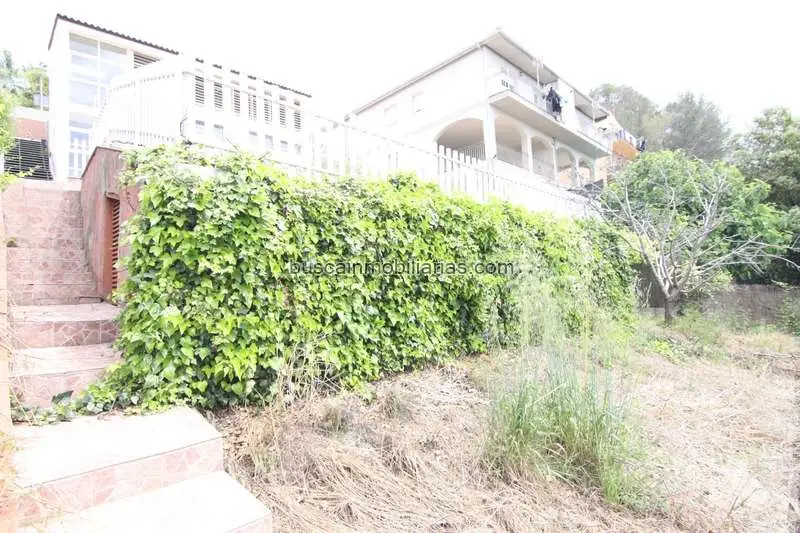 Casa en Venta Abrera con Piscina y Vistas a Montserrat