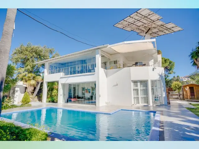 Casa Villa 8 Dormitorios Elviria Marbella Piscina Cerca Playa
