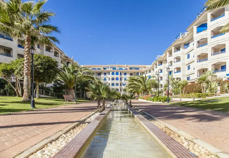 Apartamento 3 Dormitorios en San Luis de Sabinillas con Vistas al Mar