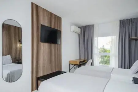 Hotel en Estepona Centro con Posibilidad Residencial