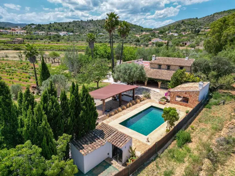Finca de Lujo en Senija con Piscina y Establo