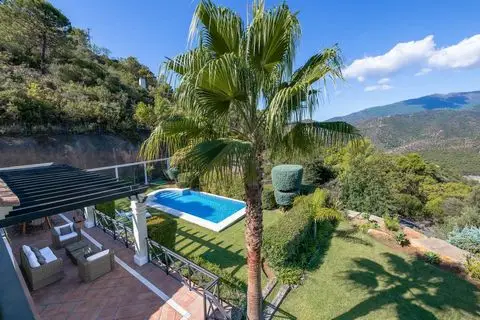 Casa Villa 5 Dormitorios Istan España