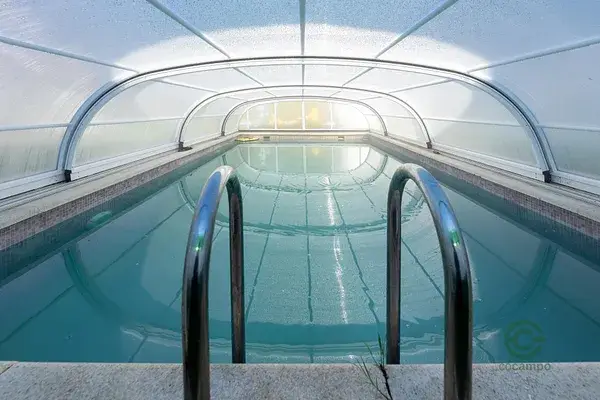 Chalet con Piscina en Urbanización Cañadas del Parque Granada