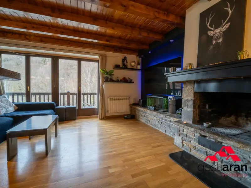 Venta Apartamento con Garaje en Vielha - Ref v25-001