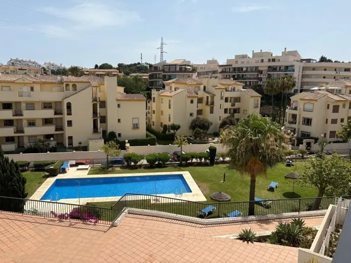 Apartamento 3 Dormitorios Miraflores Golf