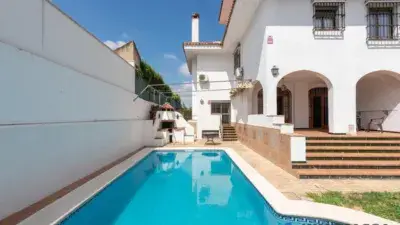 Chalet en Venta Gines 5 Dormitorios Piscina Jardin Gran Garaje