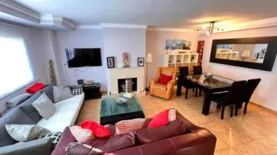 Chalet en Añoretamar con 4 dormitorios 4 baños piscina y garaje