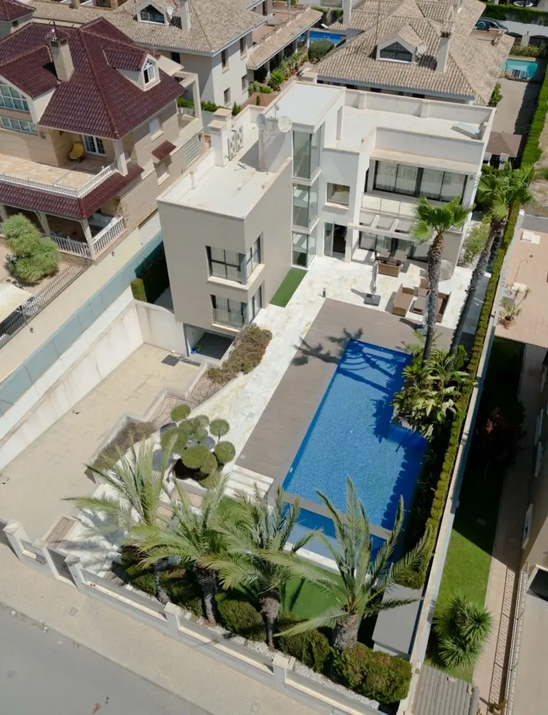 Villa de Lujo en Torrevieja Cerca del Mar