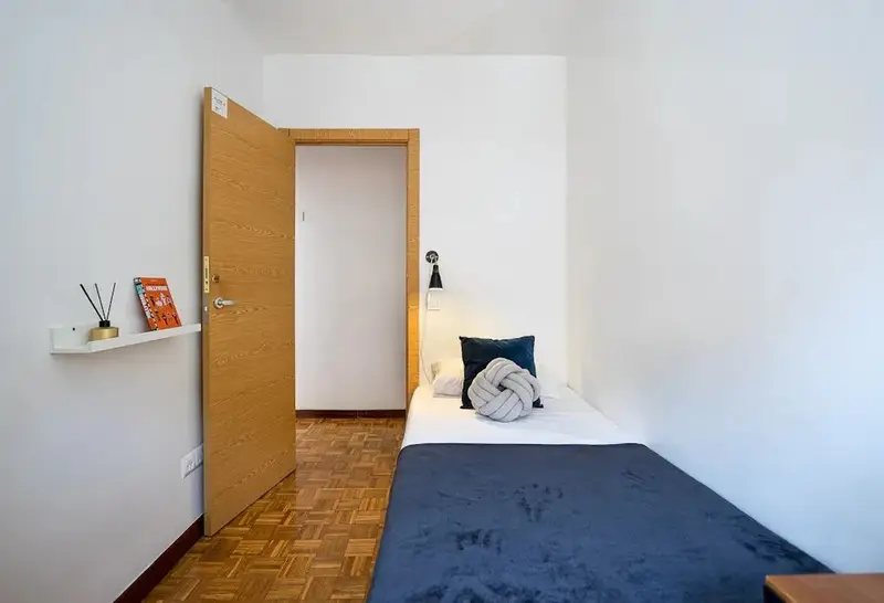 Apartamento en alquiler Madrid 1 dormitorio 1 ba
															
															
															
															
															
														ño