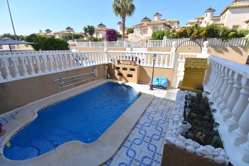 Apartamento 2 Dormitorios Villamartin Piscina Privada