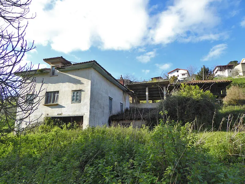 Casa de Pueblo en Asturias para Reformar Cerca de la Playa