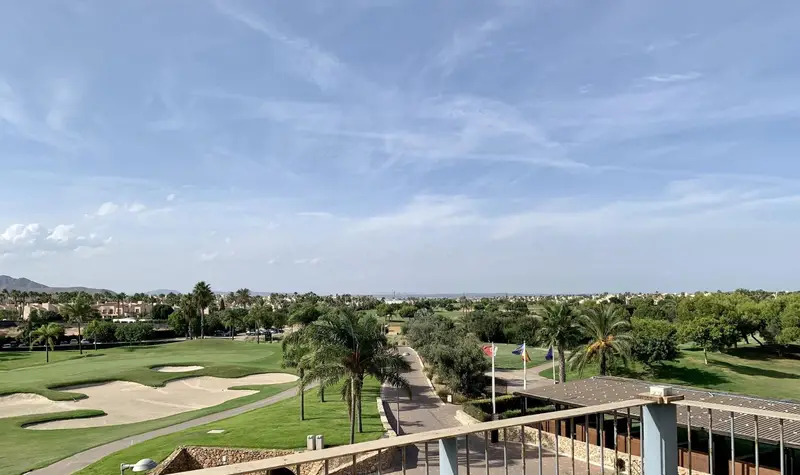 Bungalows de Obra Nueva en Roda Golf: Lujo en Primera L		nea de Playa