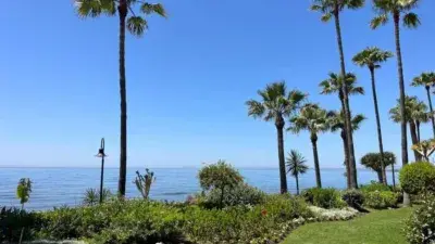 Apartamento en Primera Linea de Playa Estepona