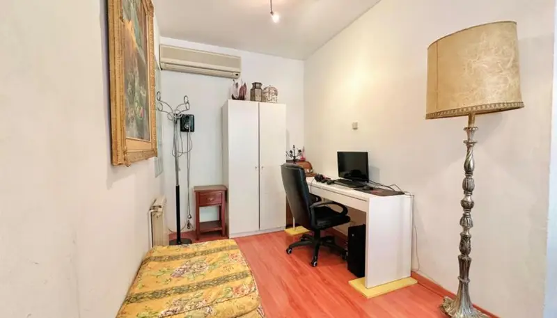 Piso en venta El Guinard	60 Barcelona 3 habitaciones