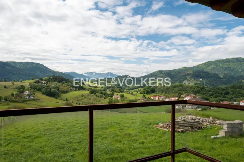 Caserío moderno en Zizurkil Guipúzcoa