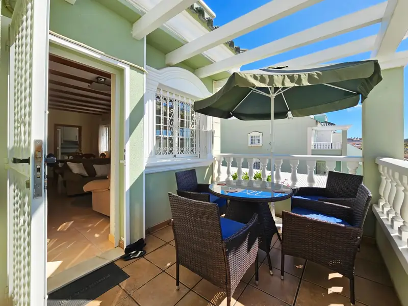 Venta de ático con piscina y terraza en Gran Alacant (Santa Pola), Puerto Marino