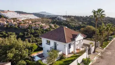 Chalet en venta en Centro Estepona con vistas al mar