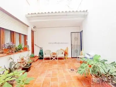 Casa Señorial en Benissa: 5 Dormitorios, Local Comercial, 3 Patios