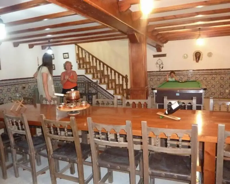 Casa de Campo con Piscina y Pista de Tenis en Castalla