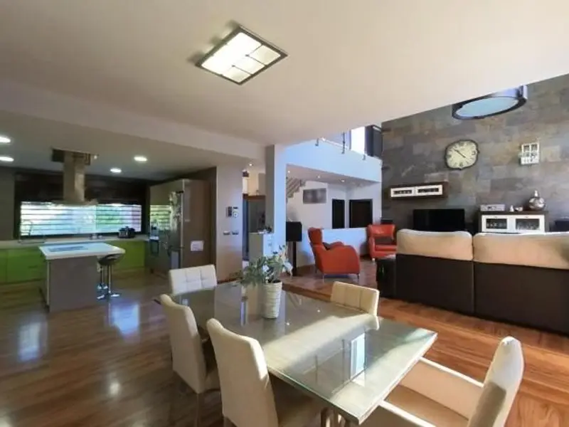 Venta Chalet en Cordoba Amplio con Piscina y Barbacoa