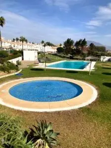 Adosado Cerca del Mar con Jardin Privado Piscina y Parking